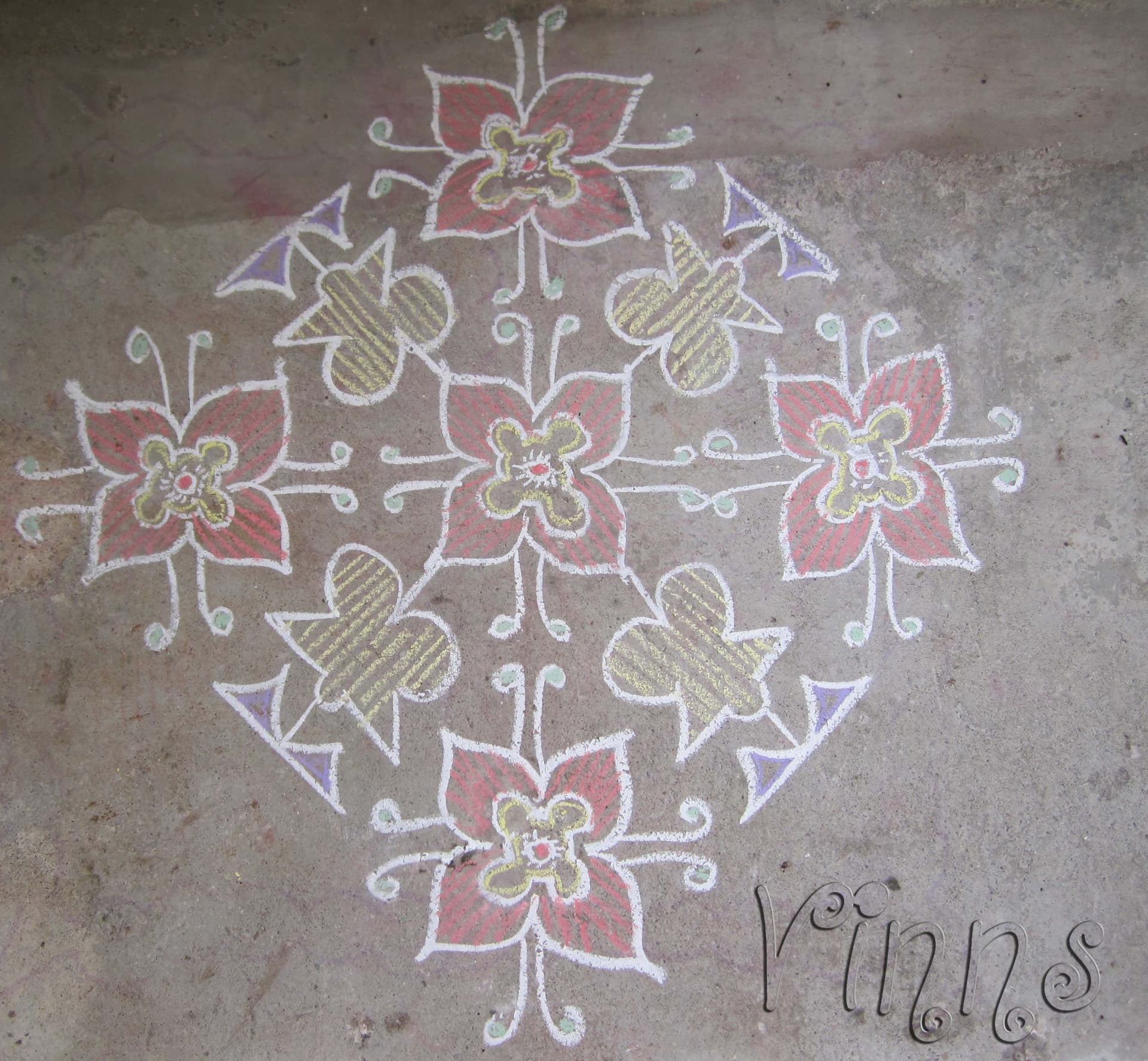 18 Dot Kolam