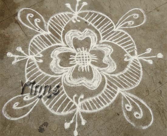 Simple freehand kolam