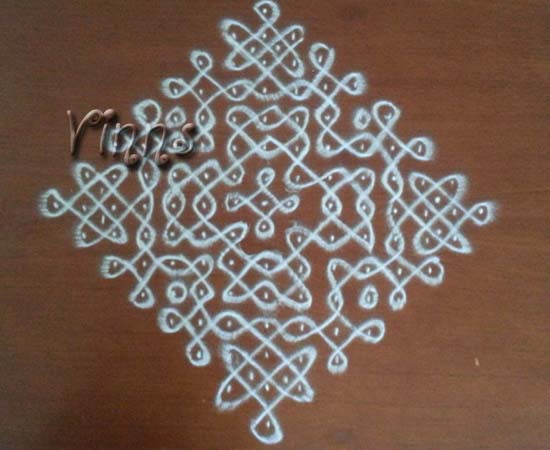 15 Dots sikku kolam