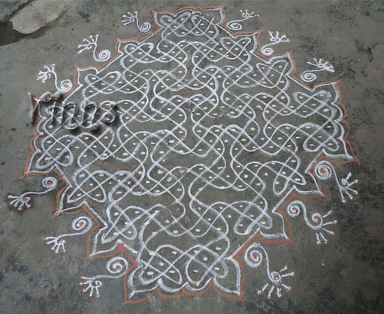 16 Pulli kolam