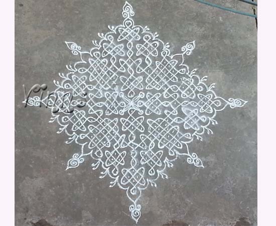 Big sikku kolam with 21 dots