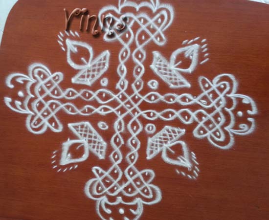 12 Dots Chikku kolam with lamps