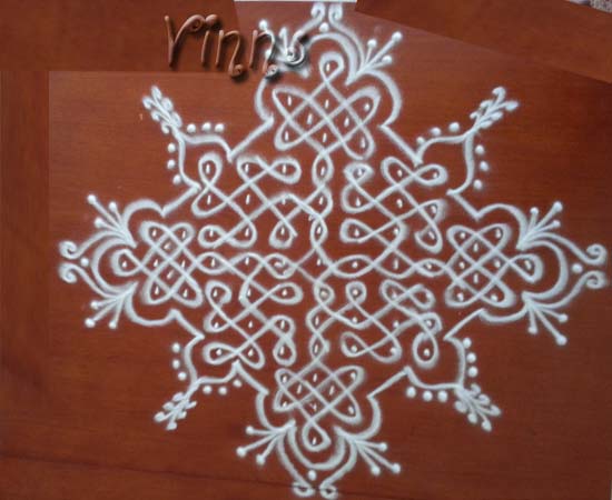 13 Dots chikku kolam