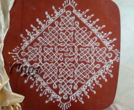 Sikku Kolam – 39 17 Pulli sikku kolam