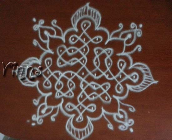 9 Pulli Sikku kolam