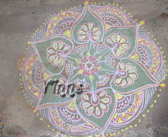 Muggulu, Rangoli, Rangavallika, Big kolam, dotless kolam