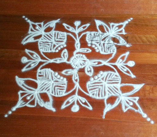 8_dots_pot_kalasam_kolam