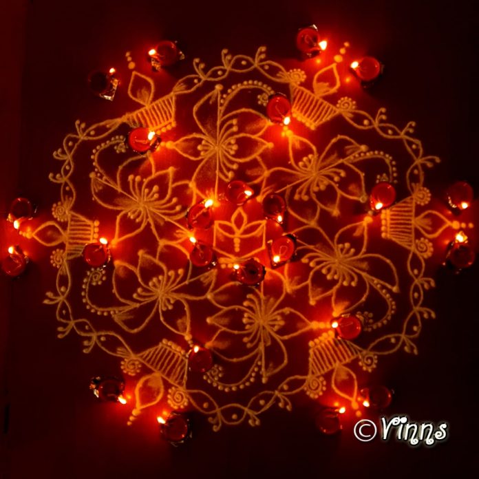 15-8_dots_karthigai__deepam_kolam_lotus_margazhi_muggulu_vilakku_diya_rangoli-min Karthigai kolam, agal vilakku, vilakku kolam, diya rangoli, margazhi kolam,13 dots, sikku kolam,